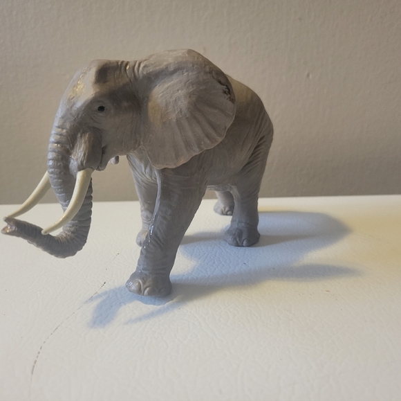 Safari Ltd Elephant Figures - Picture 3 of 10
